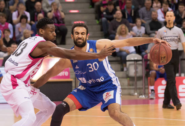 军含有更多 军含有更多