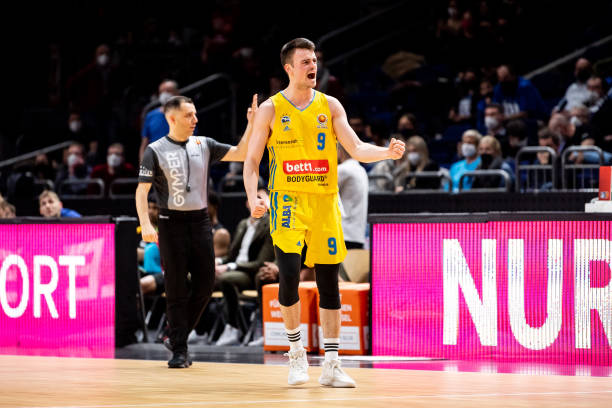 更为值得珍 更为值得珍